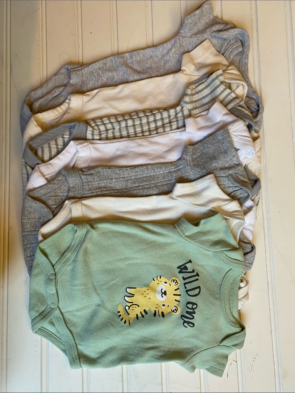 Newborn Baby 16 Piece Bundle! Bodysuits, Pants, Sleepers #55 - Picture 3 of 6